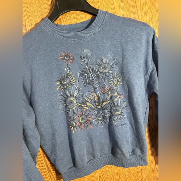 American Eagle Outfitters Floral Skeleton Skull Graphic Crewneck Sweatshirt - Picture 2 of 4